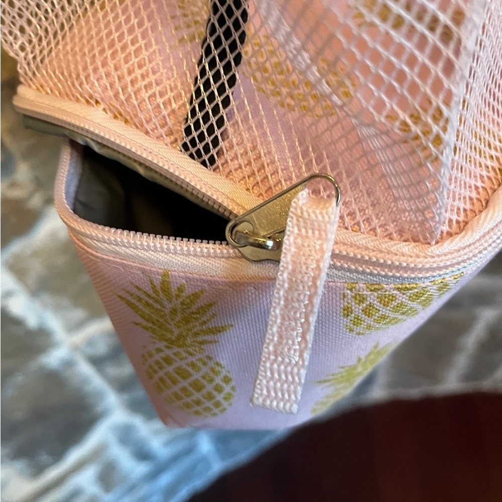 Pink pineapple mesh beach tote new - Picture 3 of 6